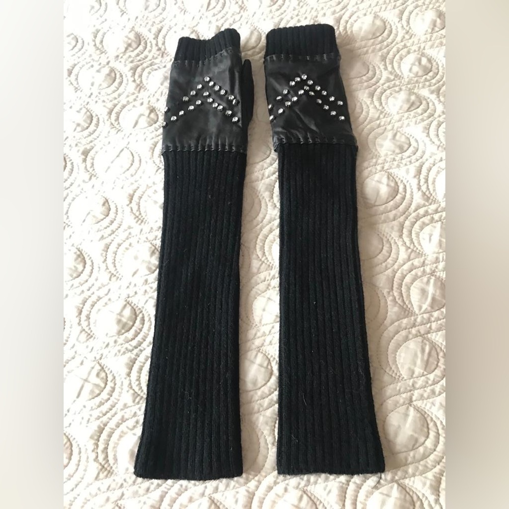 bebe Black Ribbed Knit Arm Warmers Stud Embellishment Glamour Goth Emo Altern